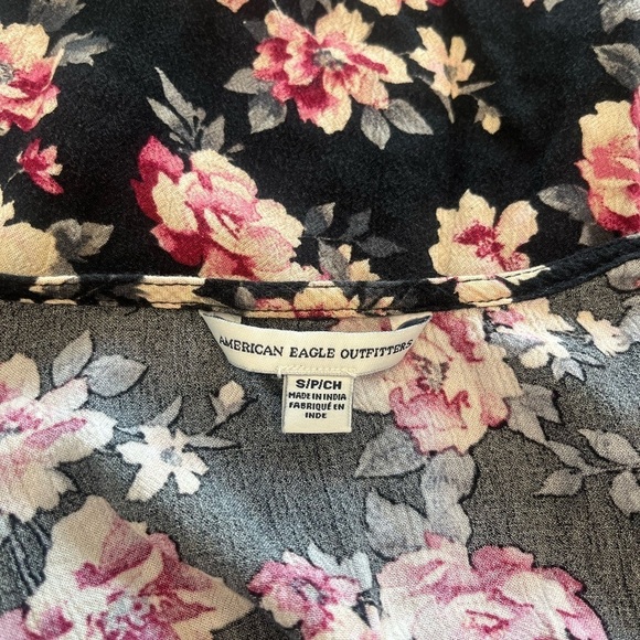 5 FOR $20 American Eagle Outfitters Floral Black Pink Women's sz Small Tunic - Picture 6 of 7